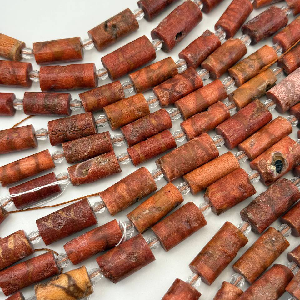 Коралл натуральный красного моря размер бусин 9,5*24,5мм